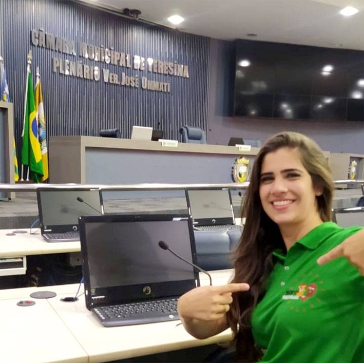 Vereadora Thanandra vai à Justiça para se livrar do Patriota